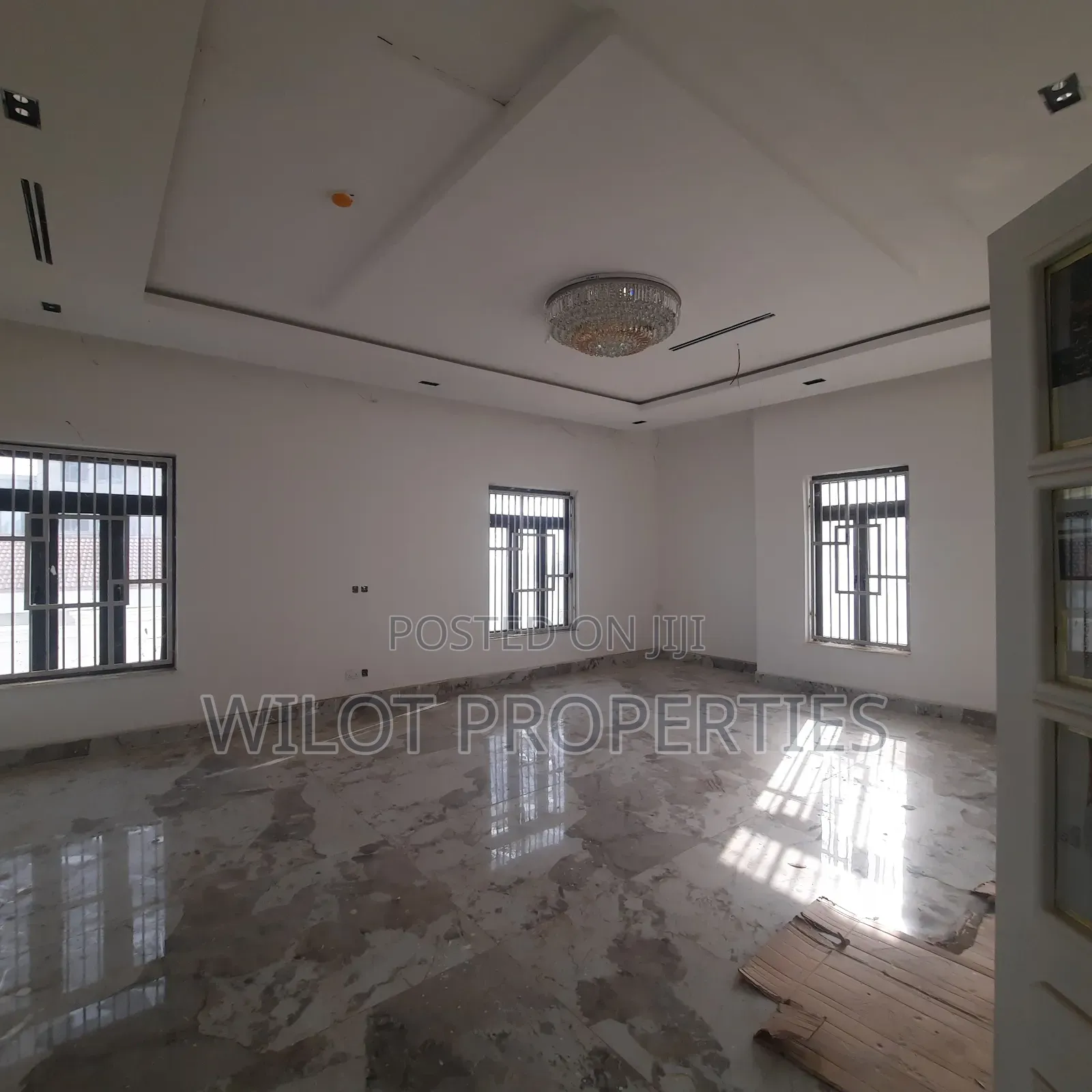 9bdrm Maisonette in Maitama for sale