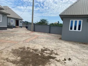 Furnished 5bdrm Block of Flats in Parliament Estate, Akure for sale