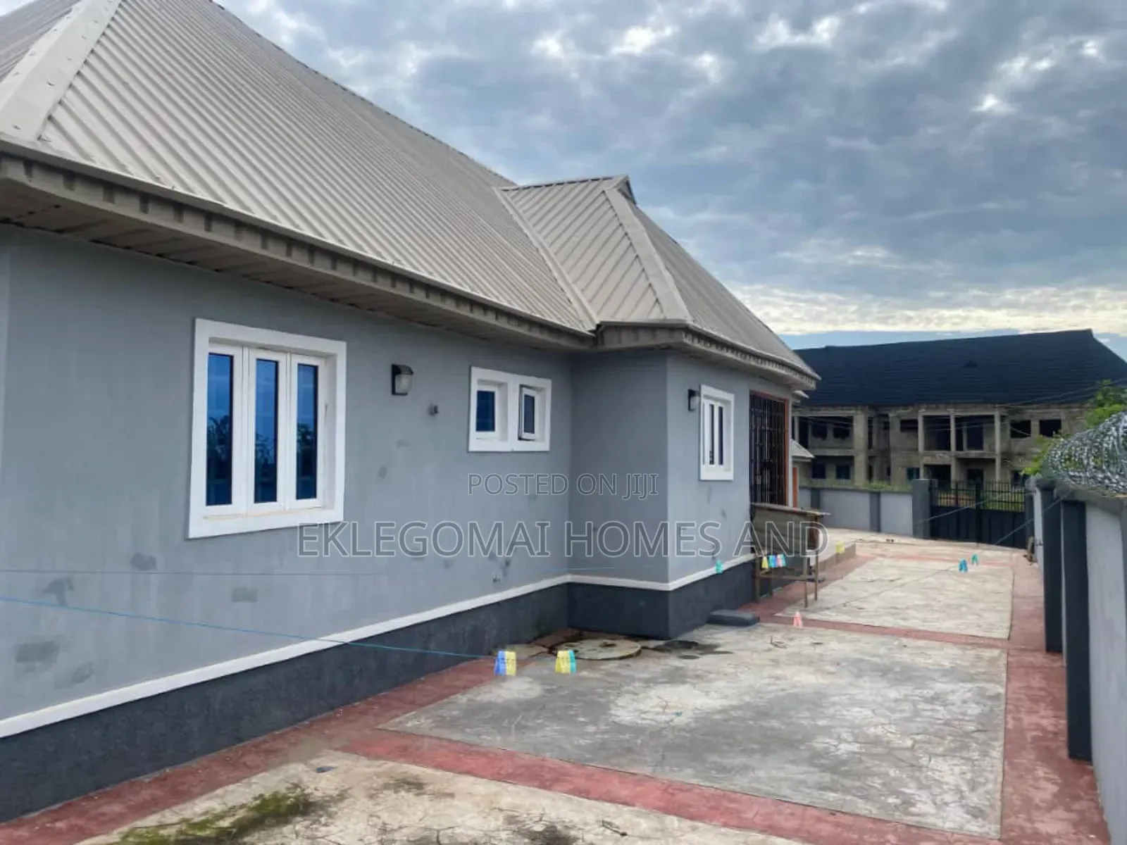 Furnished 5bdrm Block of Flats in Parliament Estate, Akure for sale