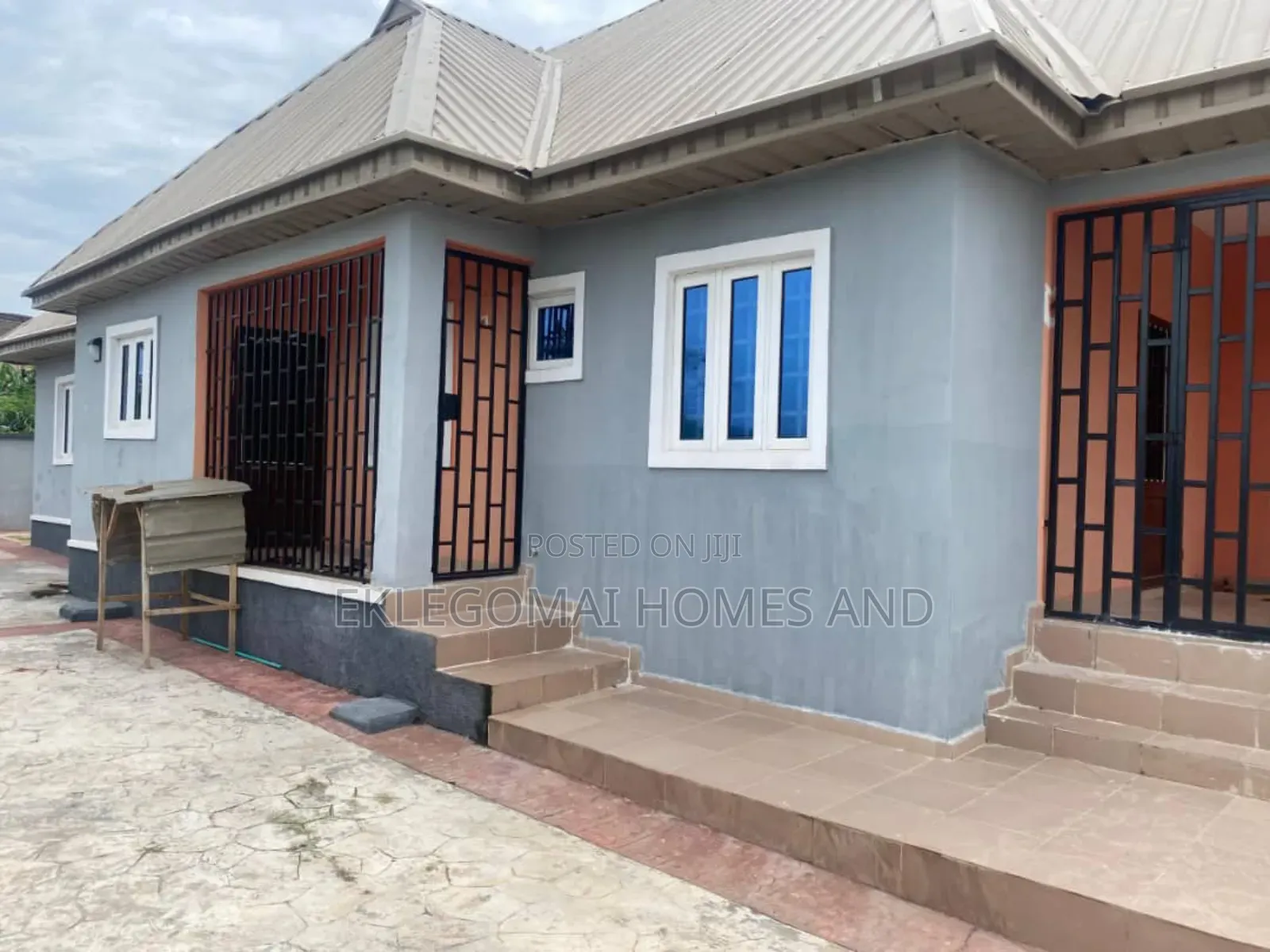 Furnished 5bdrm Block of Flats in Parliament Estate, Akure for sale