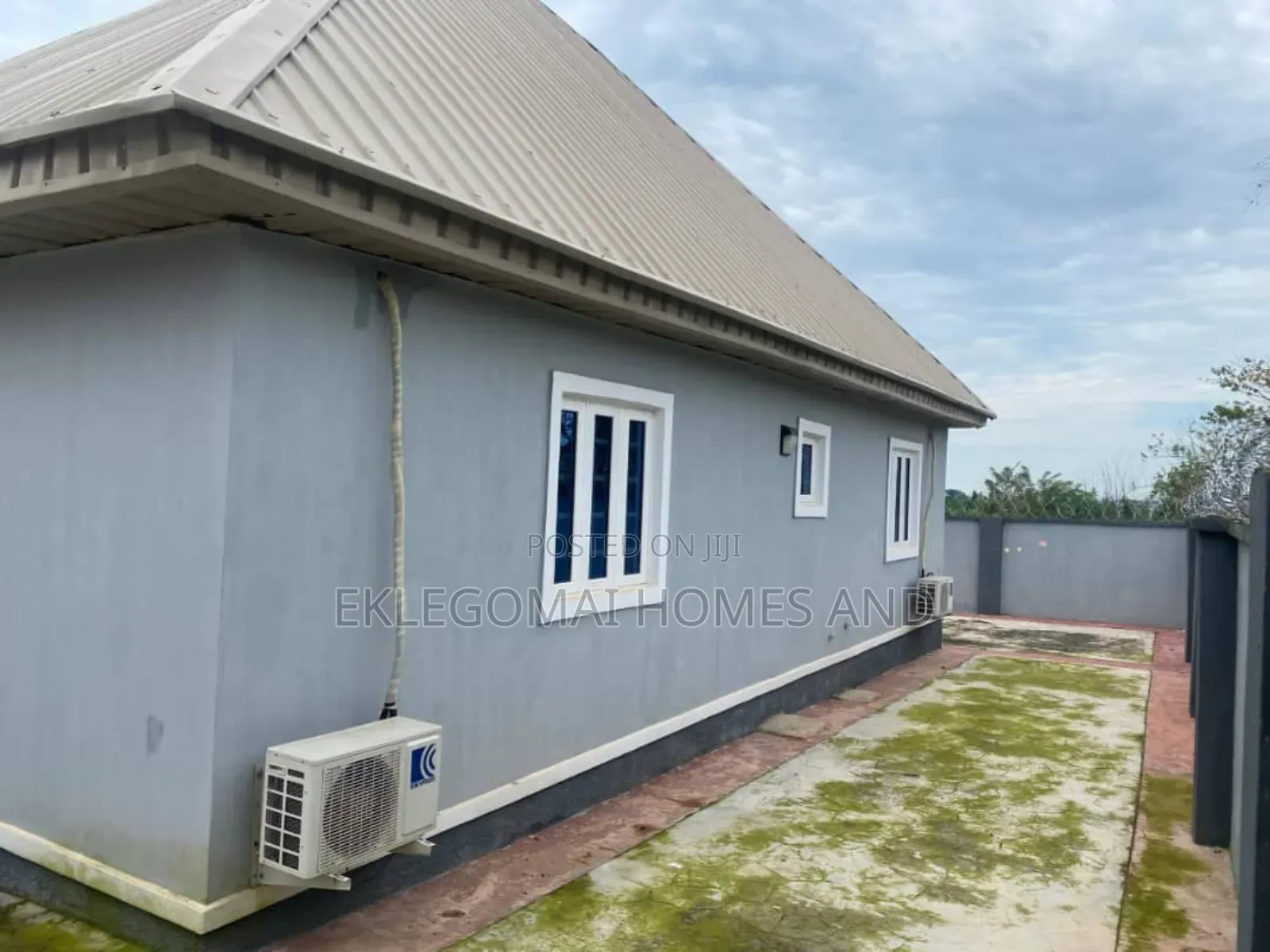 Furnished 5bdrm Block of Flats in Parliament Estate, Akure for sale