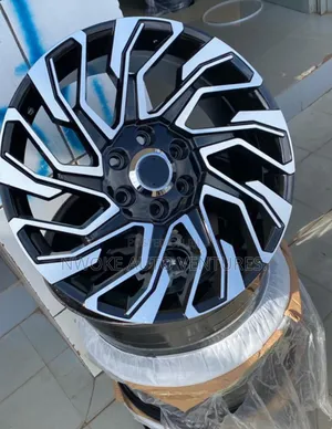 Photo - Lastest Rim for Toyota Land Cruiser Parado 2025 Model