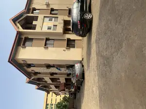 3bdrm Block of Flats in Mabushi for sale