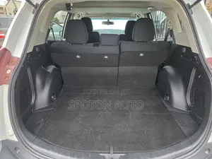 Toyota RAV4 XLE 4dr SUV (2.5L 4cyl 6A) 2014 White