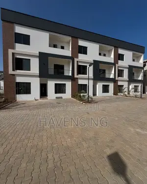 Photo - 5bdrm Duplex in Jahi for sale