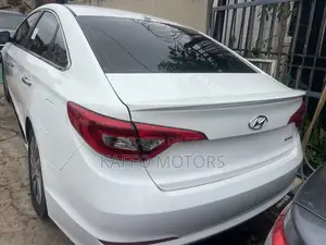 Hyundai Sonata Sport 2.0T Sedan FWD (2.0L 4cyl 6A) 2016 White