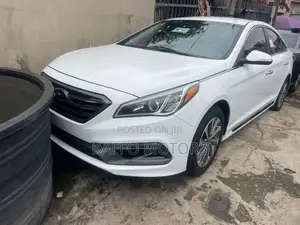 Hyundai Sonata Sport 2.0T Sedan FWD (2.0L 4cyl 6A) 2016 White