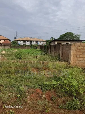 Distress 100ft X 100ft in Gra, Abuja Quarters