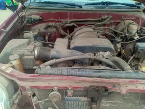 Toyota Tundra 2001 Red