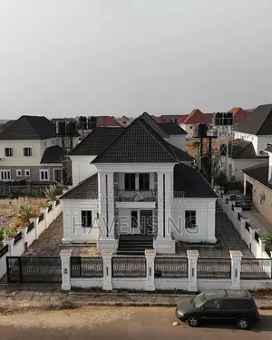 4bdrm Duplex in FHA for sale