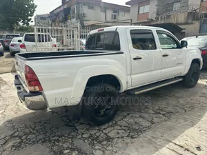 Toyota Tacoma 2006 White