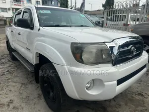 Toyota Tacoma 2006 White