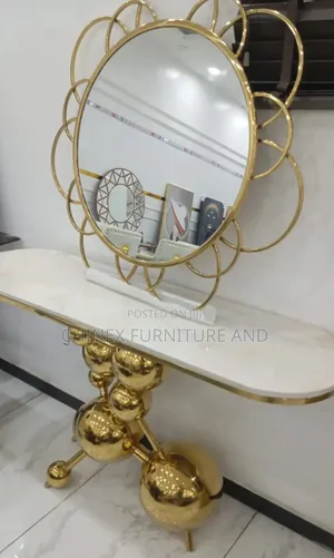 Photo - Classic Unique Luxurious Brand New Console Mirror