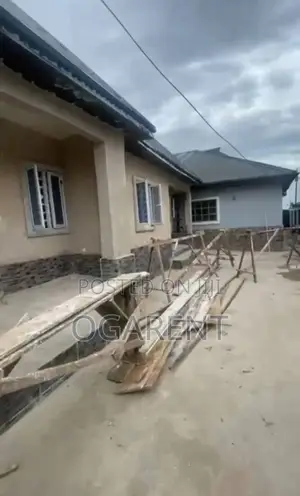 1bdrm Apartment in Benin City for rent