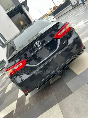 Photo - Toyota Camry 2018 Black