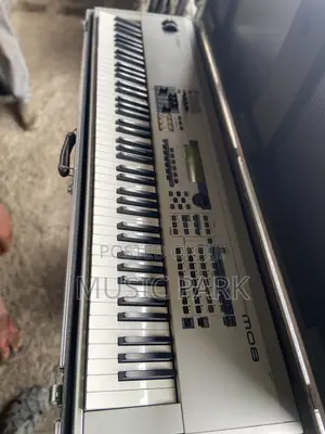 Yamaha Mo8