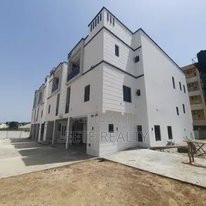 5bdrm Townhouse/Terrace in Wuye for sale