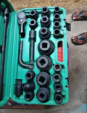 26-Piece 3/4" Drive Socket Wrench Set.