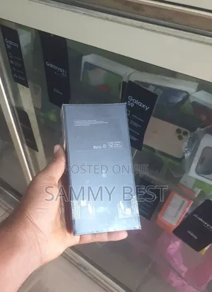 New Samsung Galaxy S22 Ultra 5G 128 GB Green
