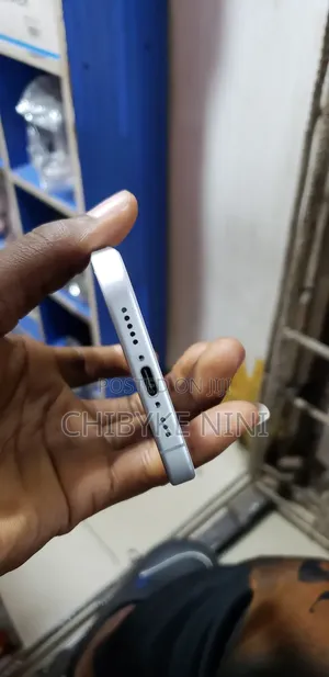 Apple iPhone 16 128 GB White