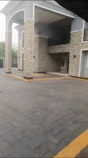 5bdrm Duplex in Woji , Port Harcourt for sale