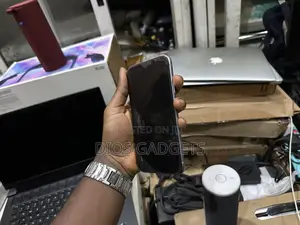 Apple iPhone 11 64 GB Purple