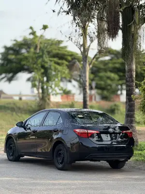 Toyota Corolla LE ECO w/Package 1 4dr Sedan (1.8L 4cyl CVT) 2017 Black