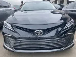 Toyota Camry XLE V6 (3.5L V6 8A) 2019 Black