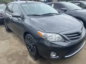Toyota Corolla LE 4dr Sedan (1.8L 4cyl 4A) 2012 Gray