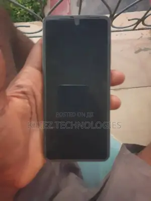 Photo - Tecno Spark 20 128 GB Gold