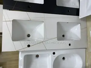 Modern Square Close-Coupled Toilet With Top-Mounted Flush