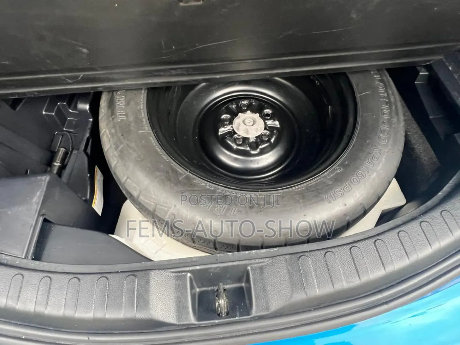 Toyota RAV4 SE AWD (2.5L 4cyl 6A) 2016 Blue