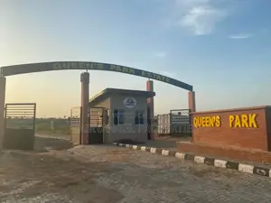 3bdrm Bungalow in Queen'S Park, Obafemi-Owode for sale