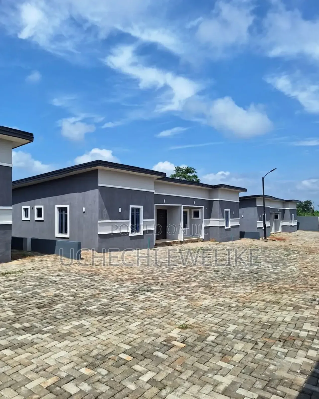 3bdrm Bungalow in Queen'S Park, Obafemi-Owode for sale