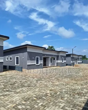 3bdrm Bungalow in Queen'S Park, Obafemi-Owode for sale