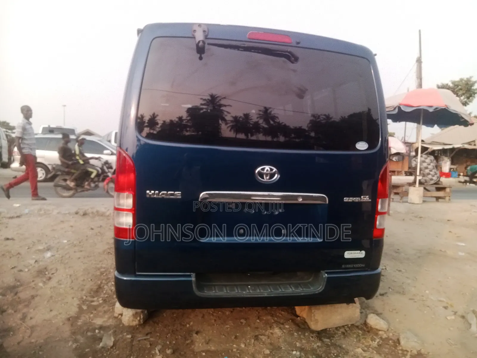 Toyota HiAce 2012 Blue