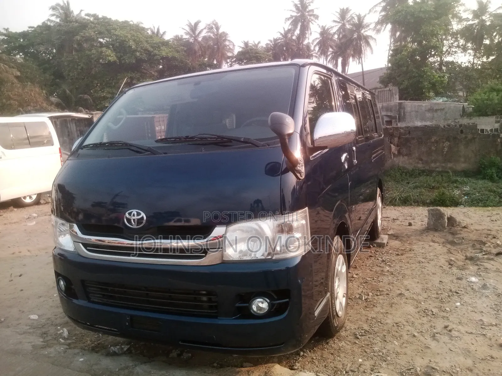 Toyota HiAce 2012 Blue