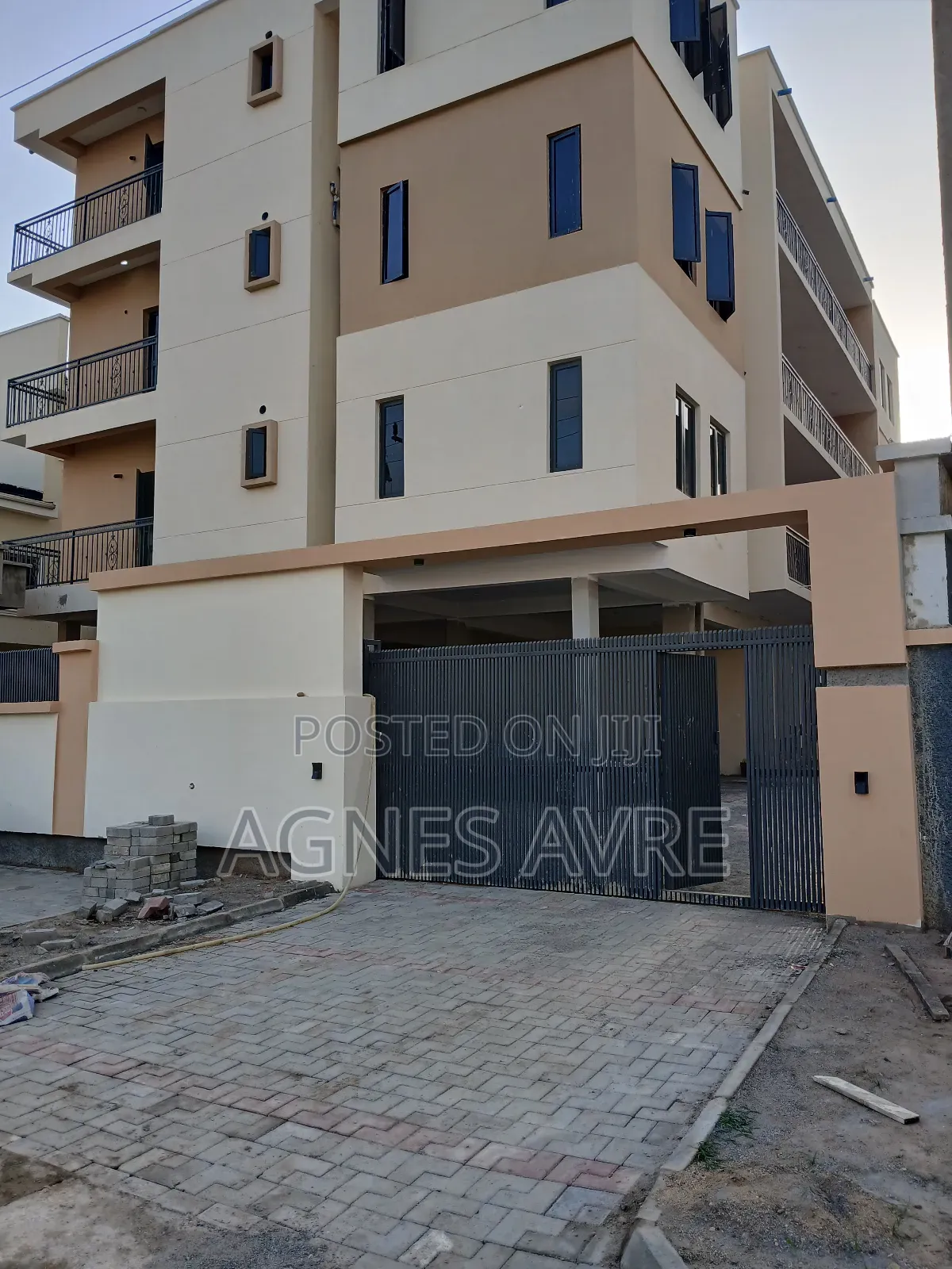 3bdrm Block of Flats in Jahi for rent