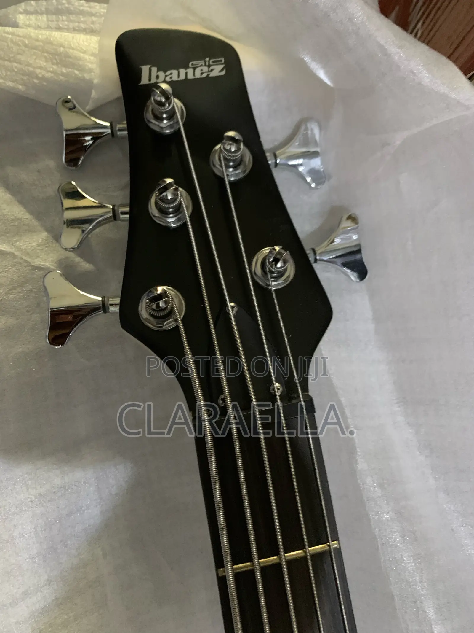 Ibanez Sr400 Electric Bass Guitar.