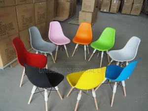 Multi Purpose Wooden Leg Plastic Chair for Restaurants, Etc