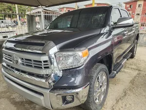 Toyota Tundra 1794 4dr CrewMax 4WD SB (5.7L 8cyl 6A) 2015 Black
