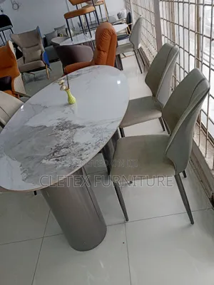 Quality Dining Table by 6 Seaters