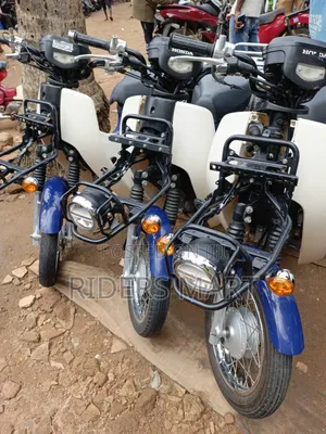 Honda CB 2022 Blue