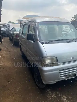 Suzuki Every 2010