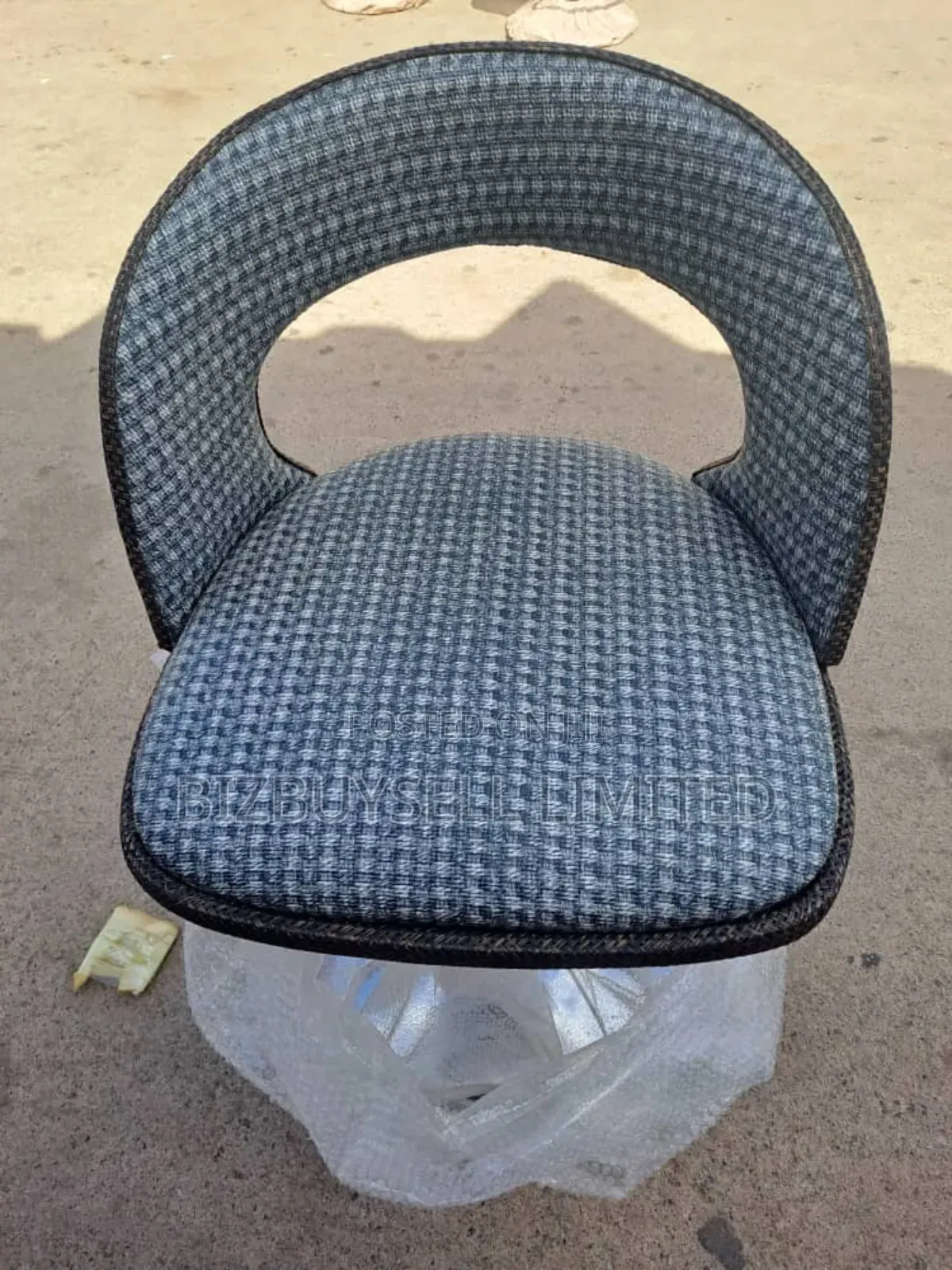 Bar Stools for Ur Home and Restaurant.