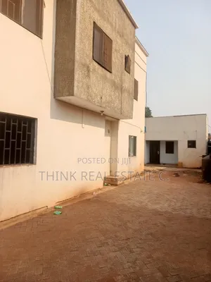 3bdrm Block of Flats in Ugbowor, Benin City for sale