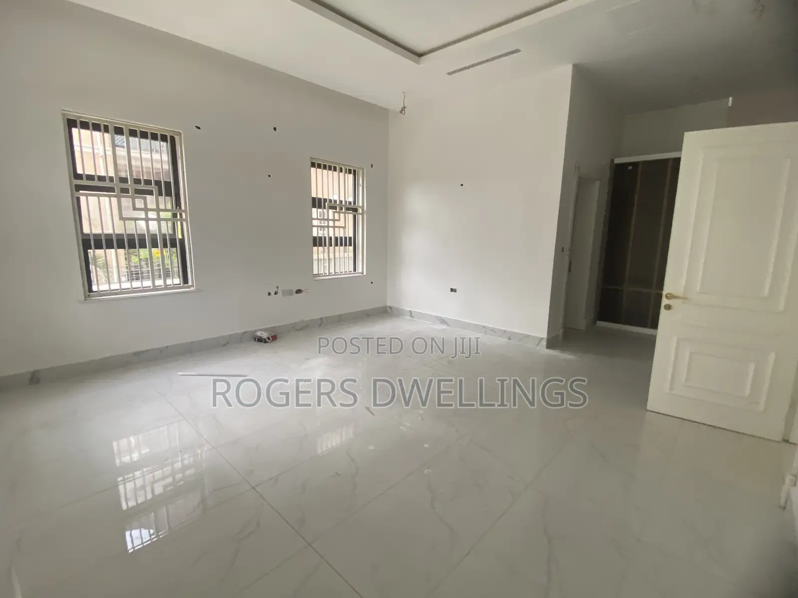 9bdrm Duplex in Maitama for sale