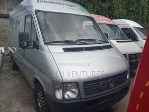 Volkswagen LT 2000 White