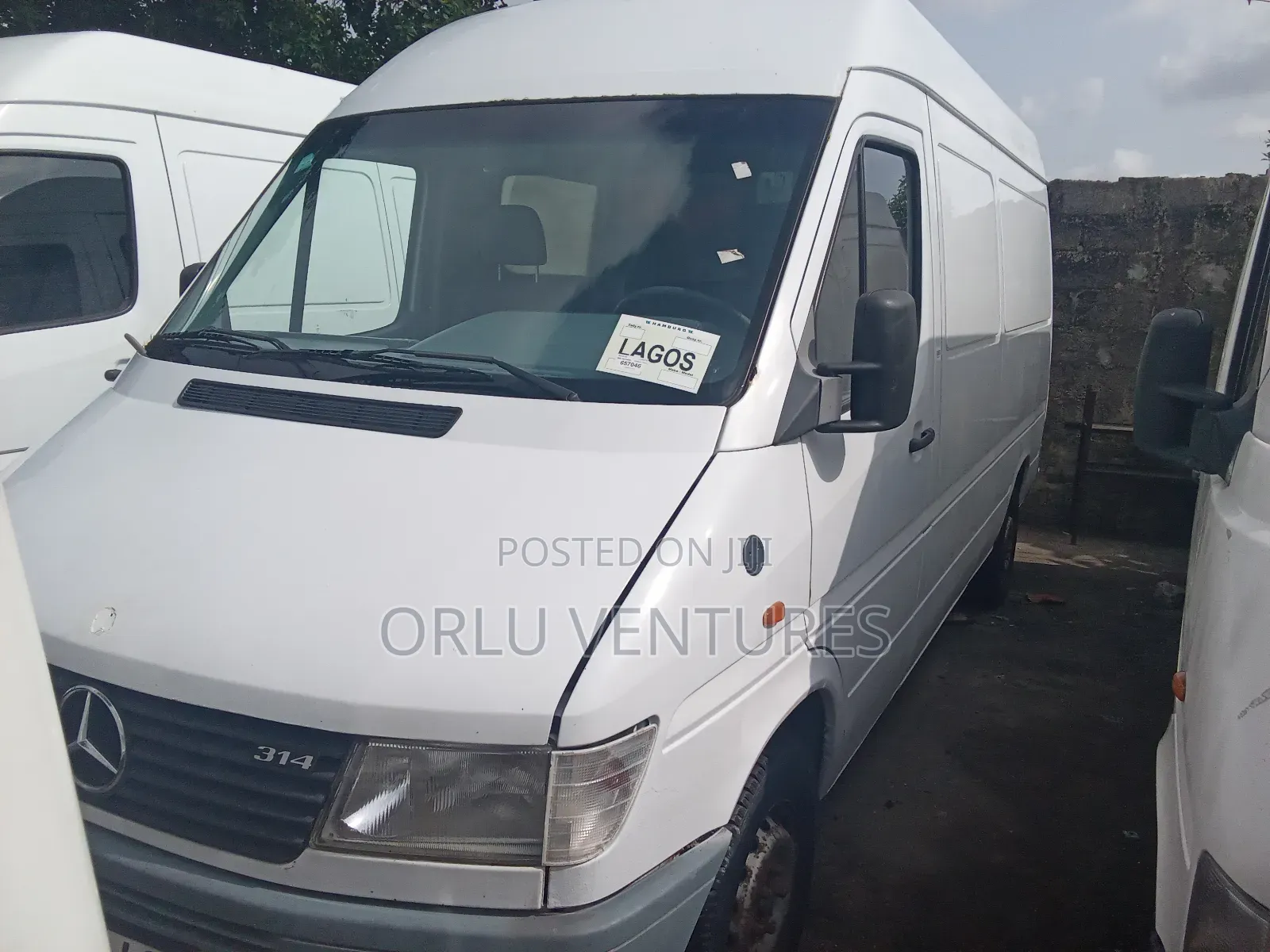 Volkswagen LT 2000 White