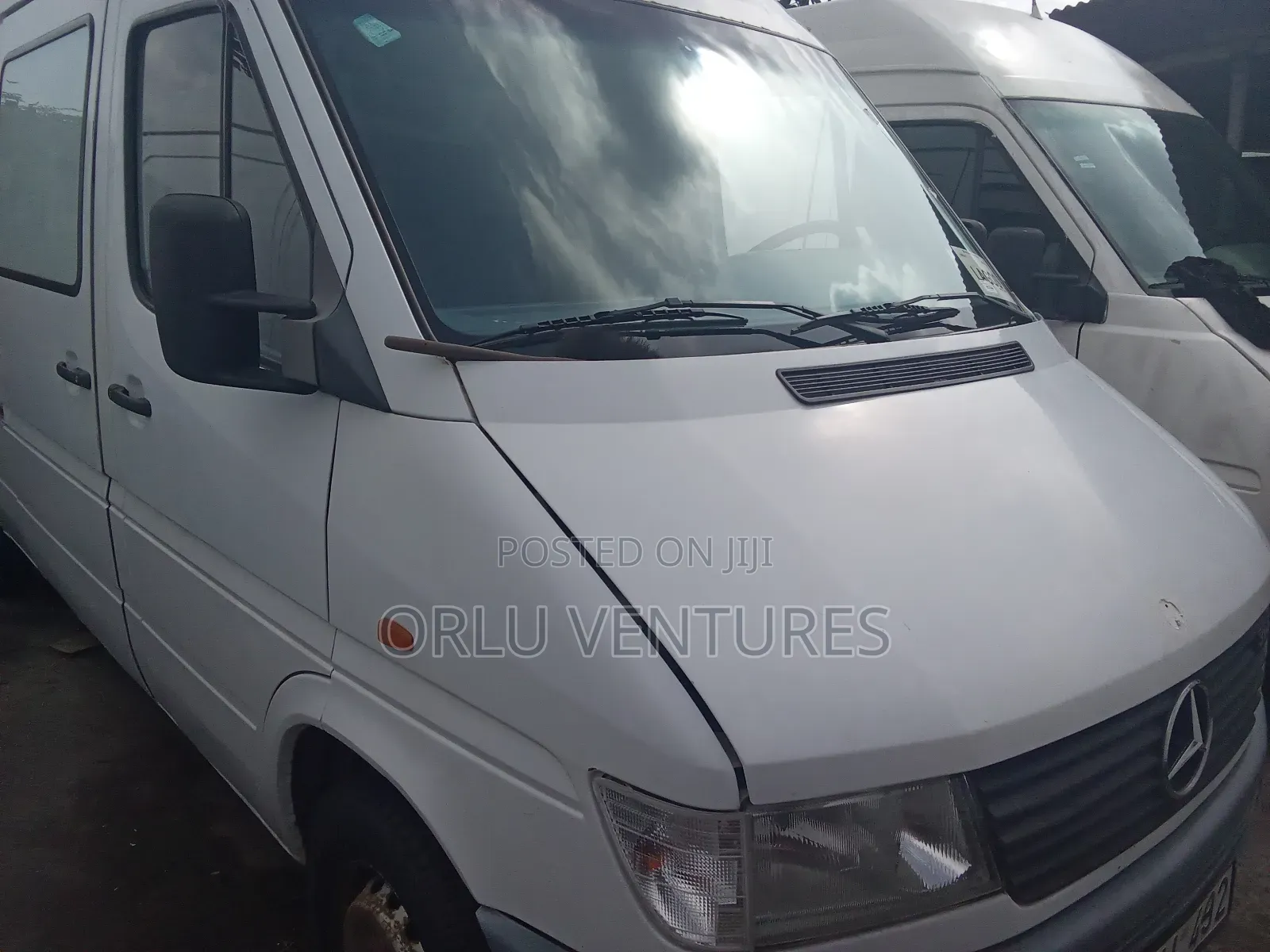 Volkswagen LT 2000 White